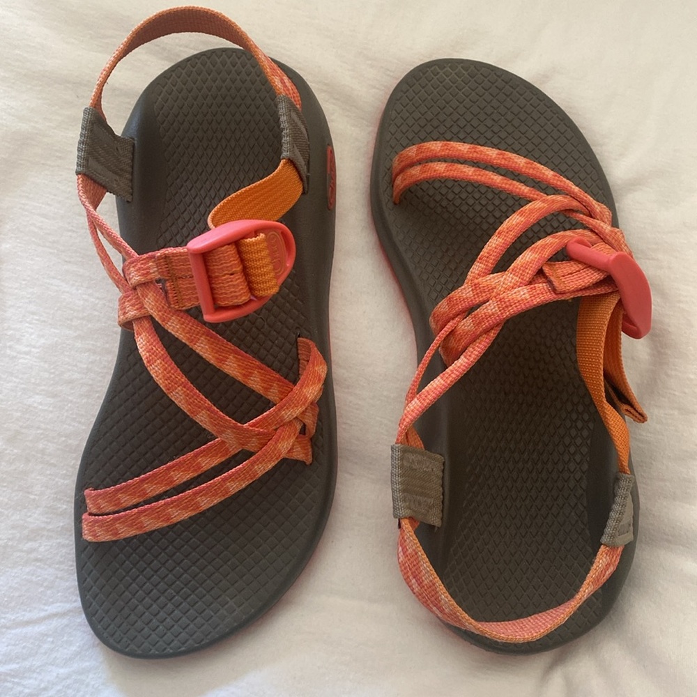 Chaco Sandal Size W6